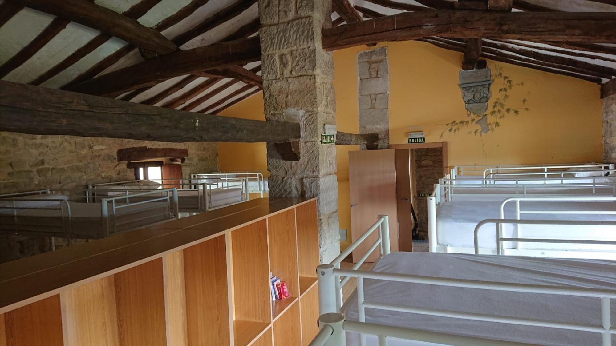 Albergue Sansol - El Oasis Del Camino Frances - Exclusivo Para Peregrinos Eksteriør bilde