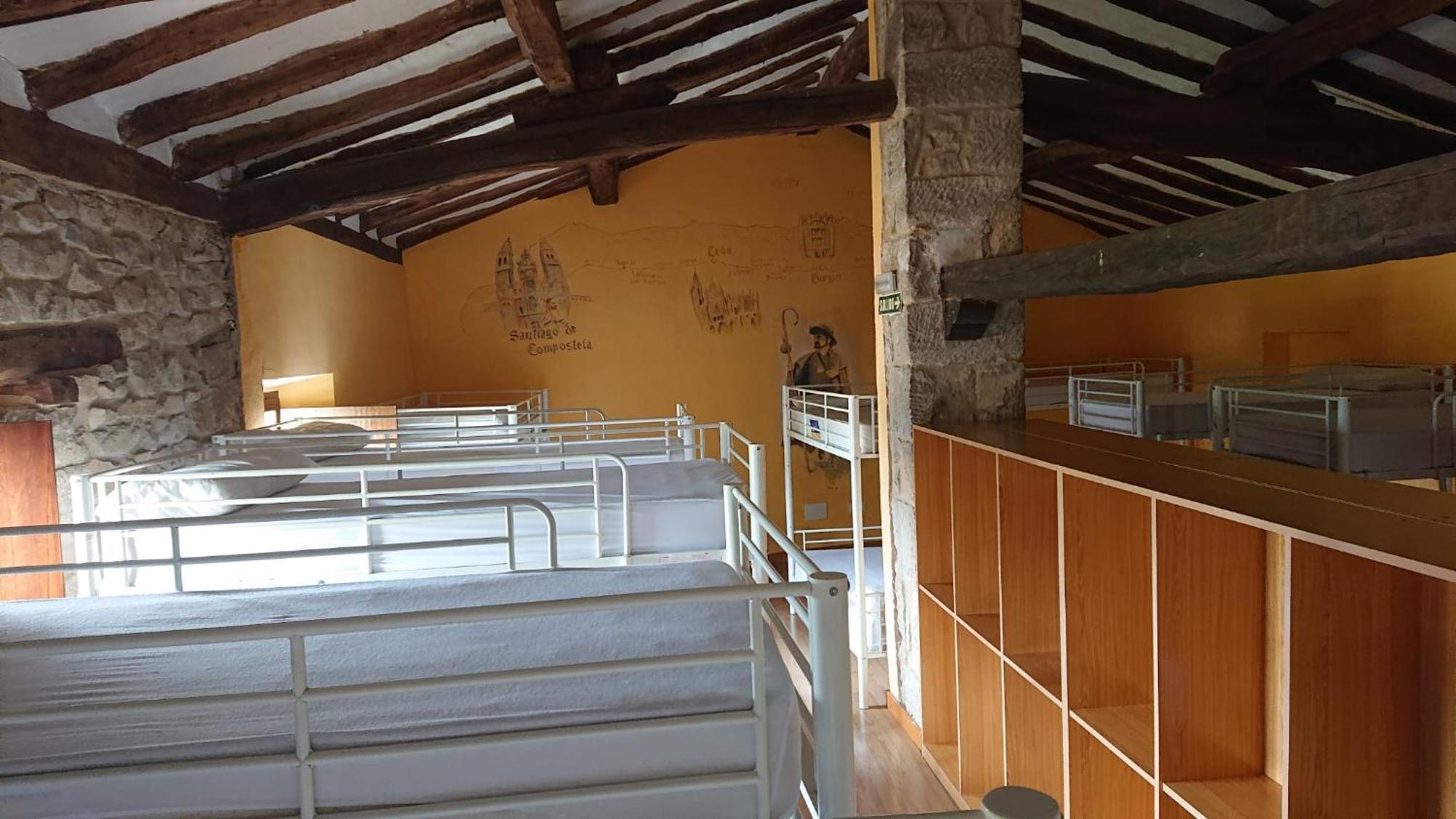 Albergue Sansol - El Oasis Del Camino Frances - Exclusivo Para Peregrinos Eksteriør bilde