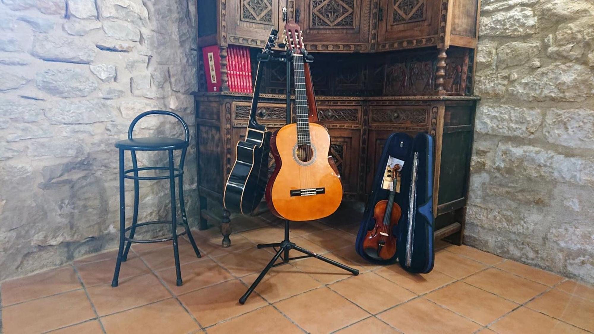 Albergue Sansol - El Oasis Del Camino Frances - Exclusivo Para Peregrinos Eksteriør bilde